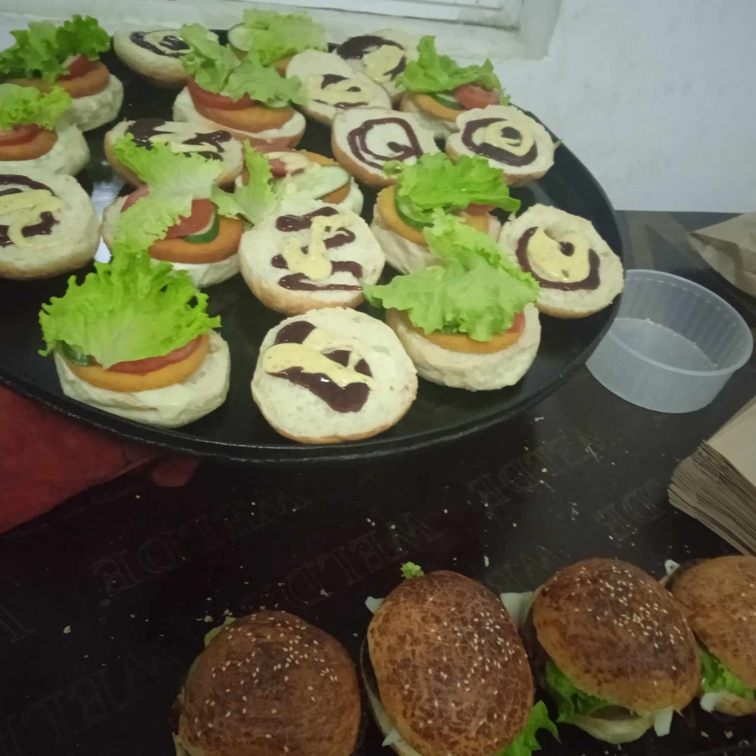 Бургер с телешко кюфте блек ангъс