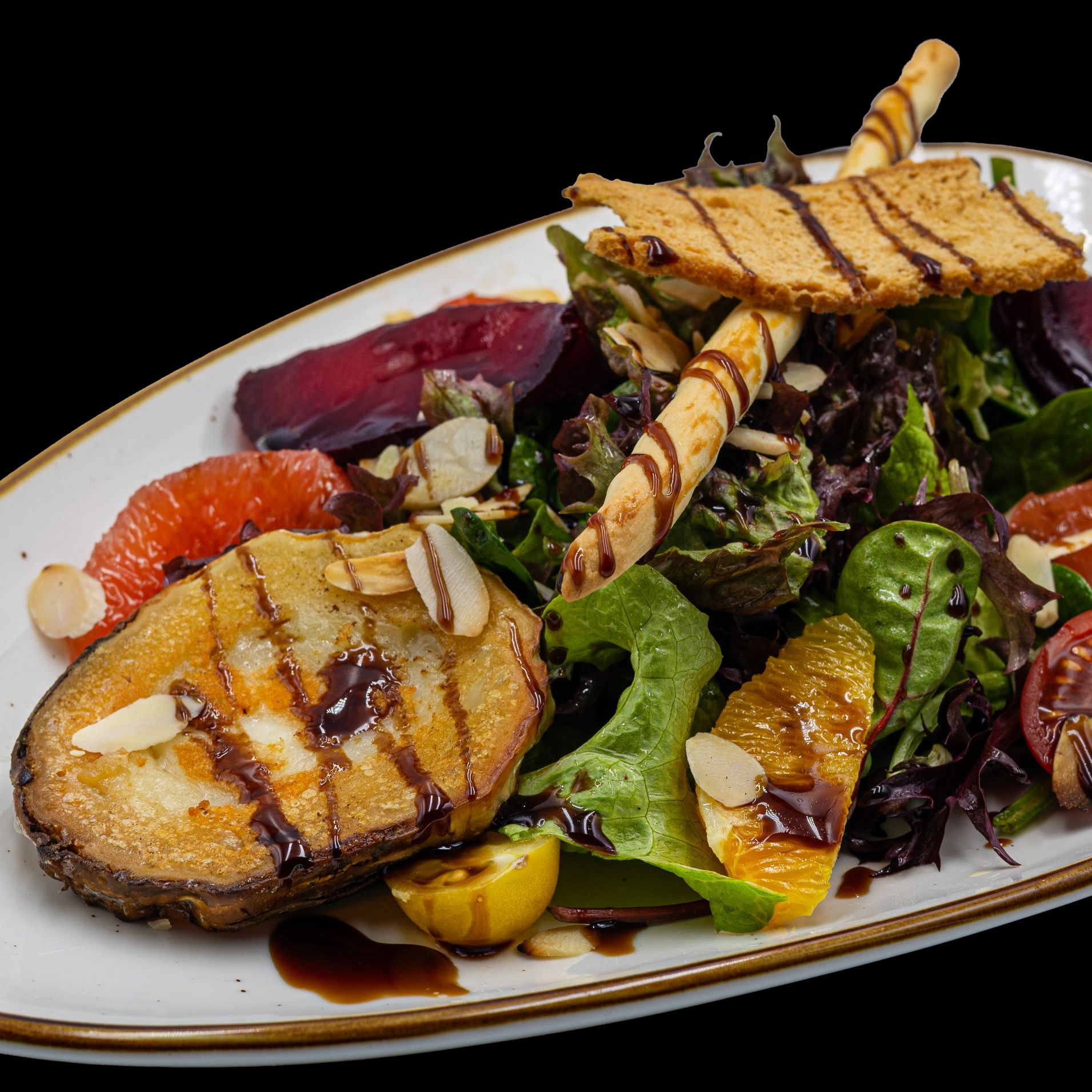 Салата с козе сирене 