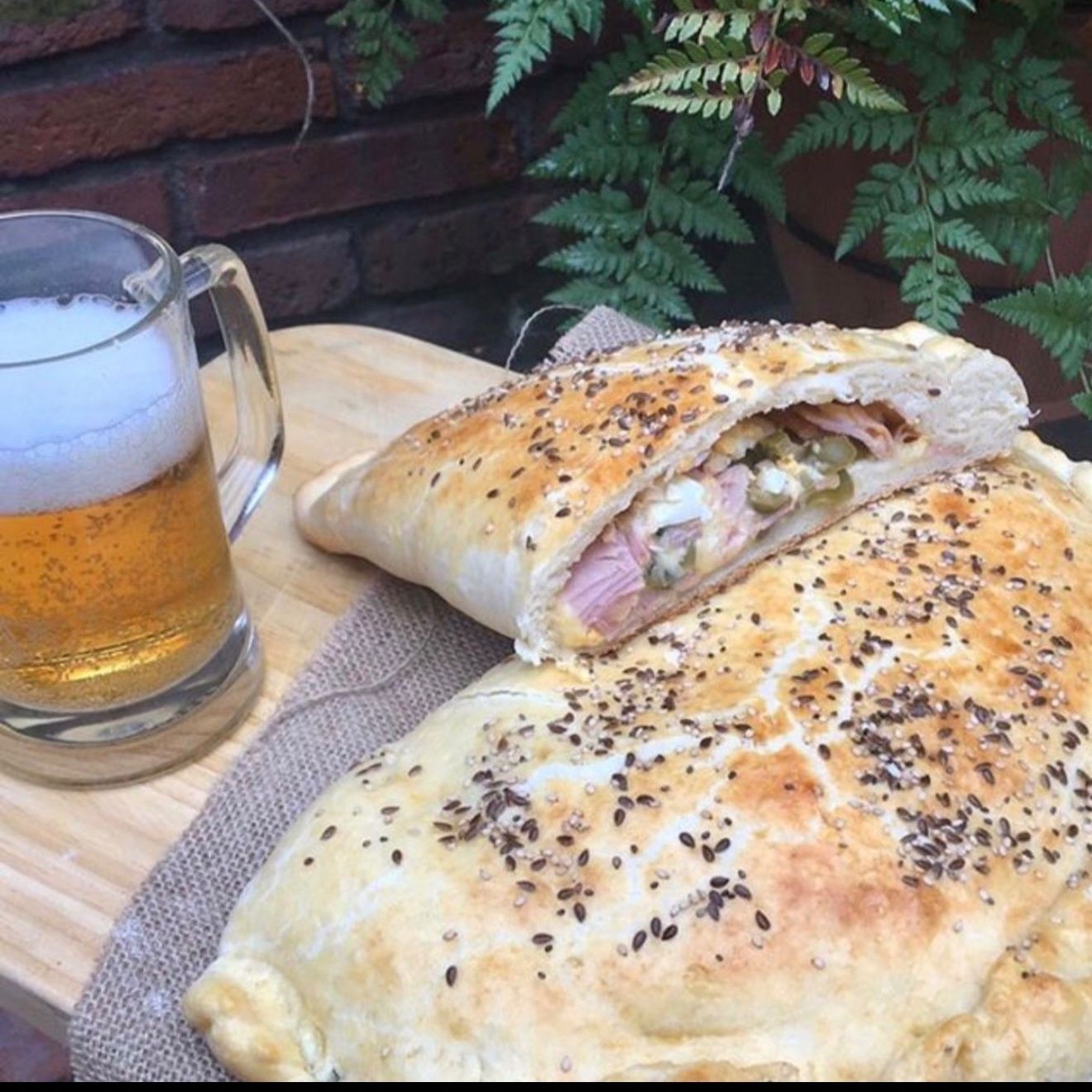 Pizza Calzone De Jamón