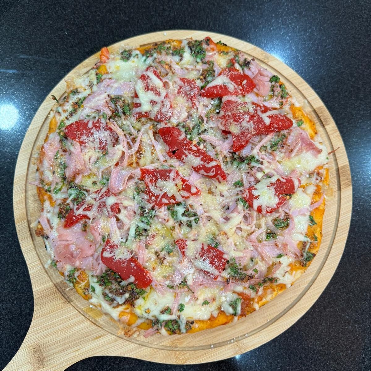 Pizza Argentina de Jamón y Pimientos