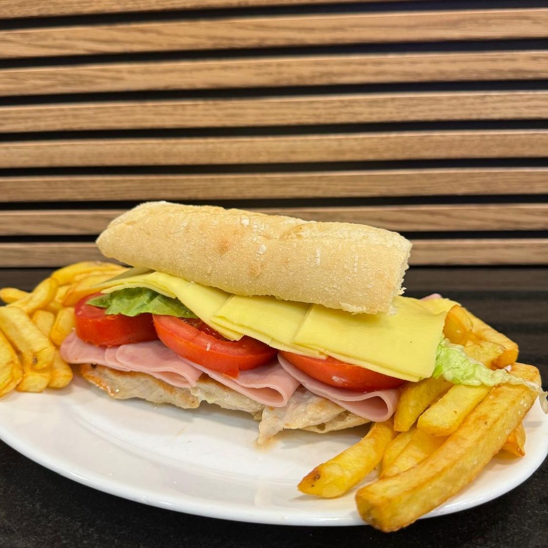 Pamplona (C/Filete De Pollo A La Plancha Completo)