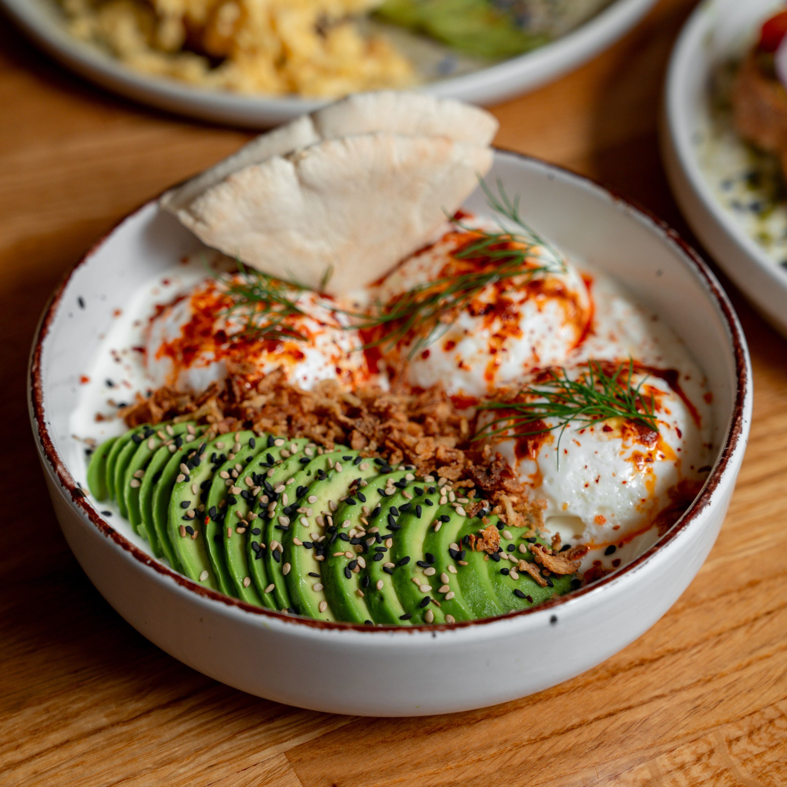 Huevos Çılbır Condesa 