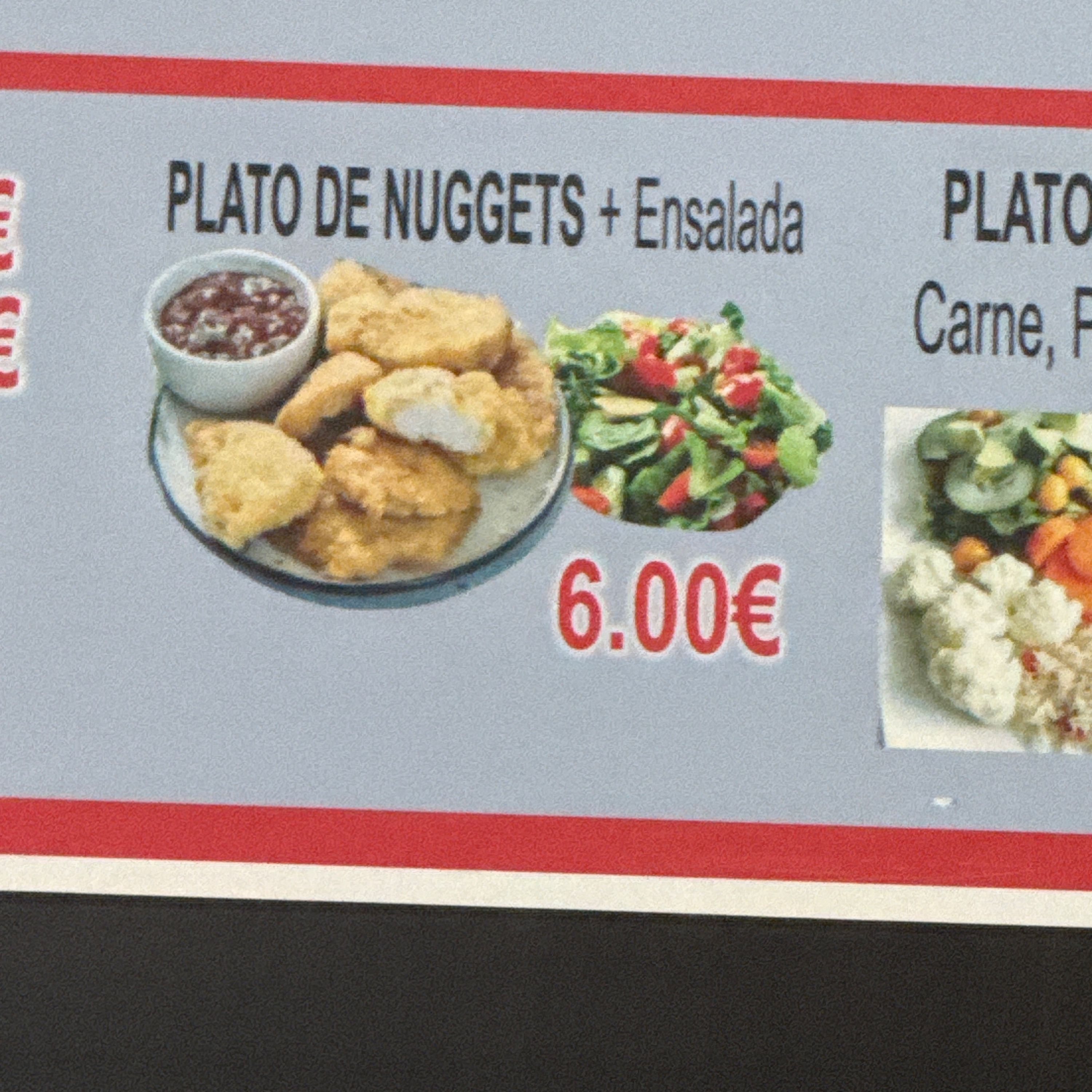 Plato De Nuggets + Ensalada