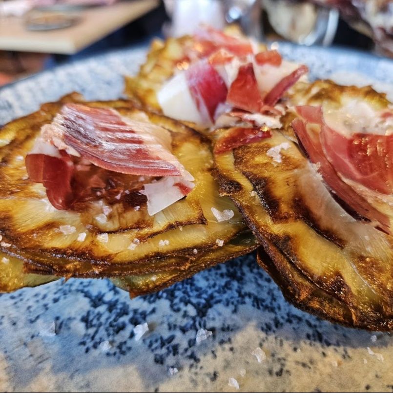Corazón de Alcachohfa con Jamón Ibérico x 3 Unid.