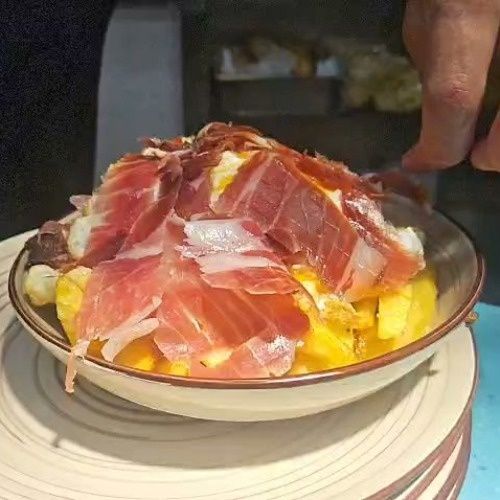 Huevos Rotos con Jamón Ibérico