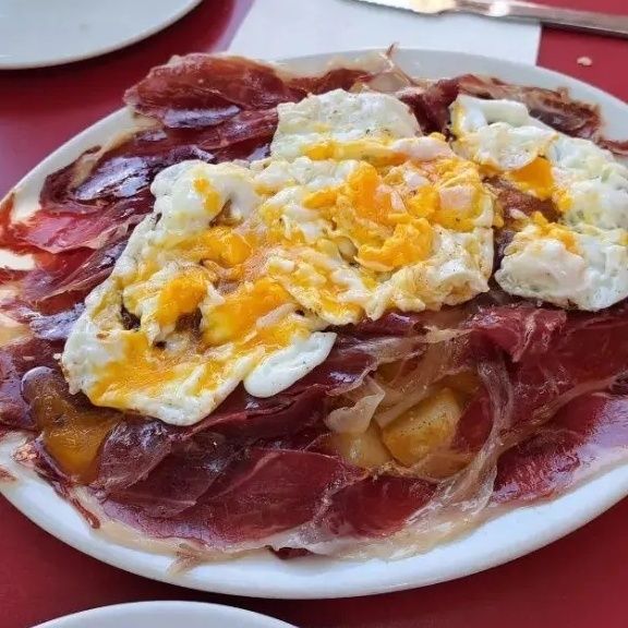 HUEVOS ROTOS CON JAMÓN IBÉRICO