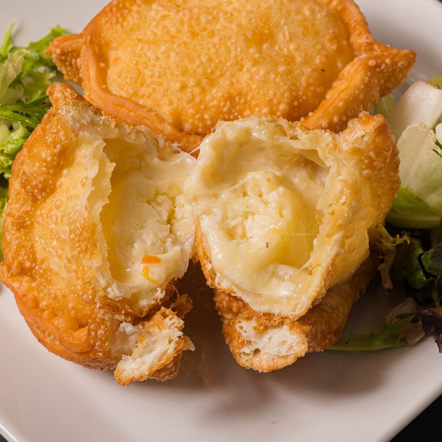 Empanada de Queso y Cebolla