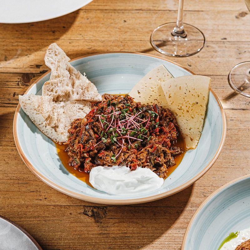 ცივი აჯაფსანდალი სალათა შოთით და გუდის ყველით