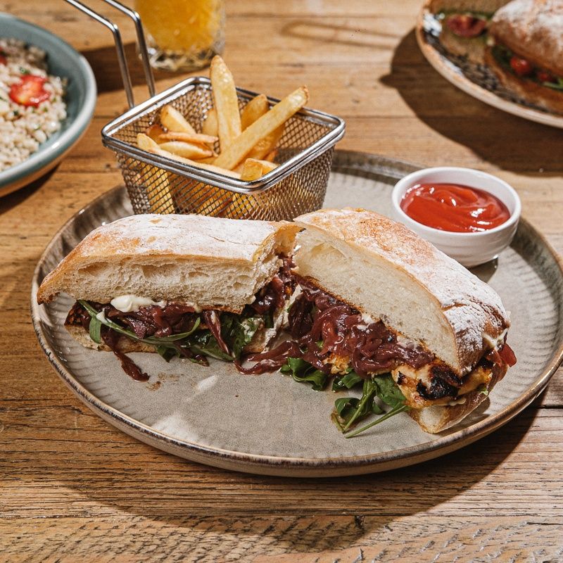 სენდვიჩი ქათმის ხორცით