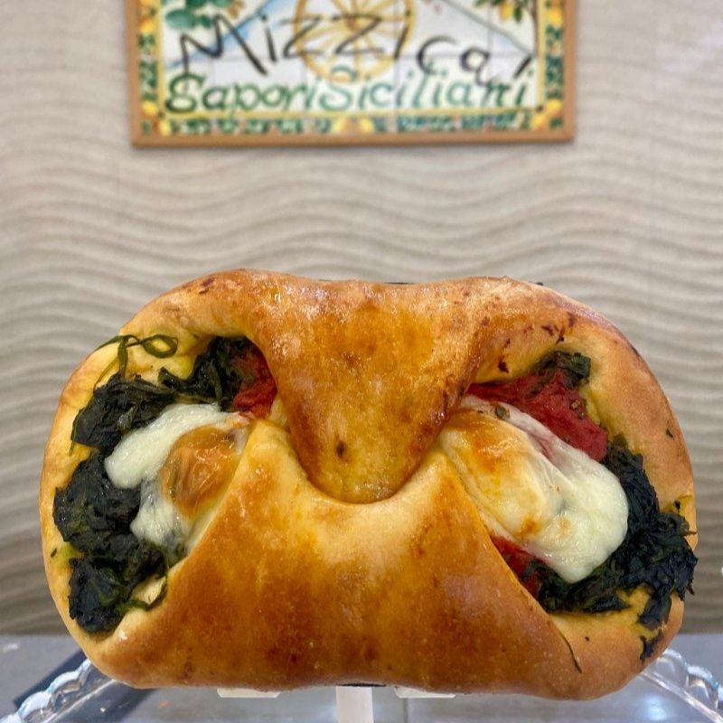 Cartocciata spinaci e mozzarella