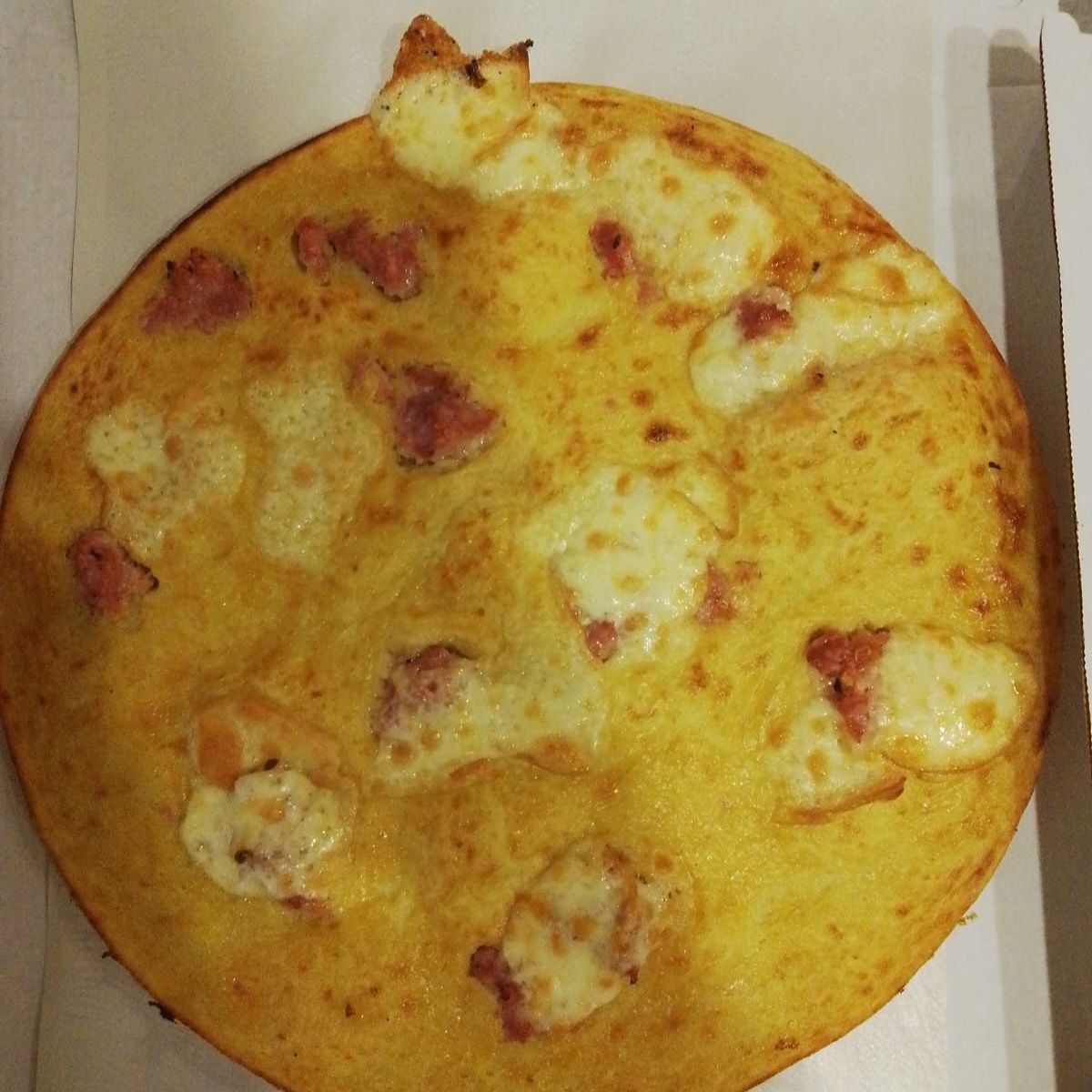 Farinata con salsiccia e scamorza