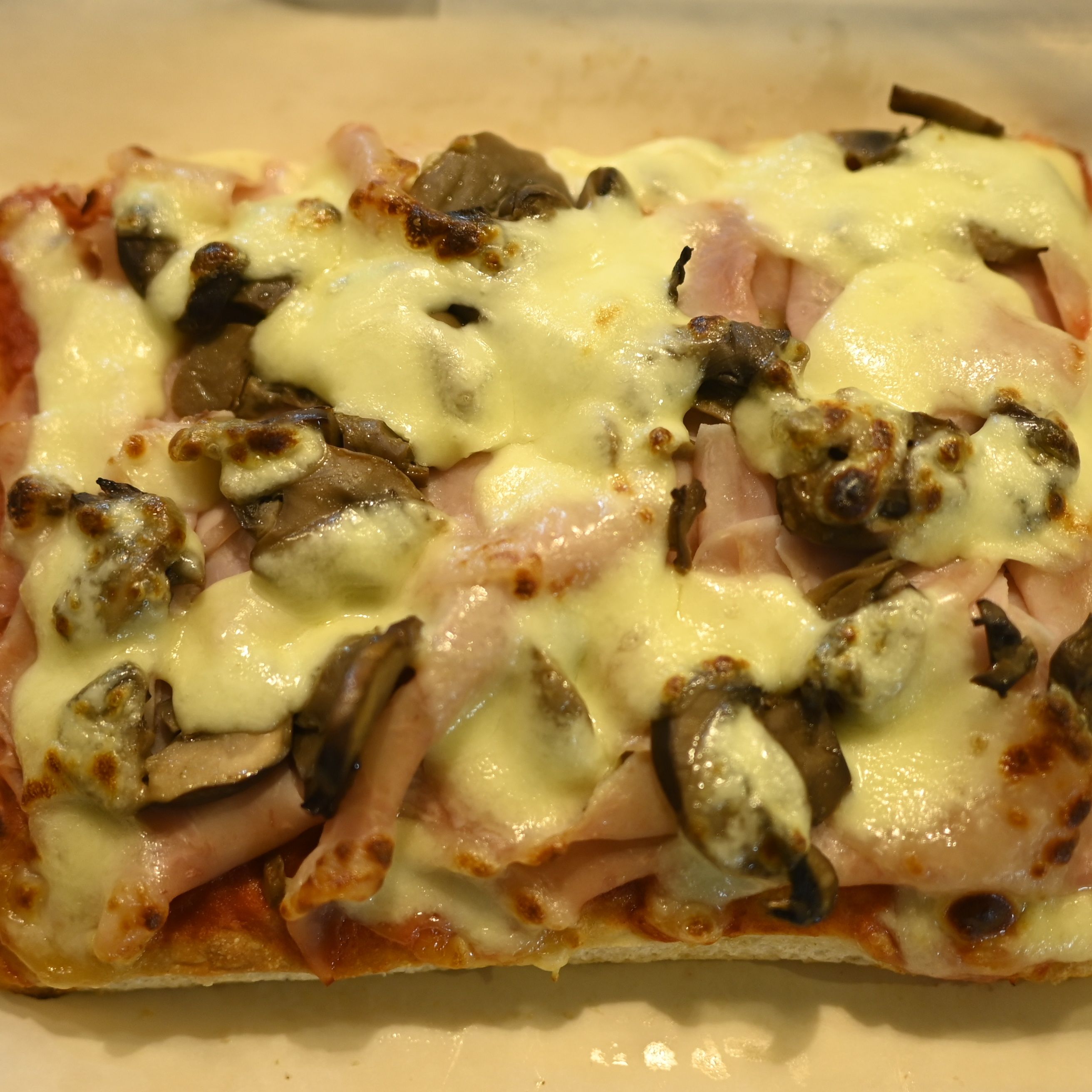 Cotto e funghi