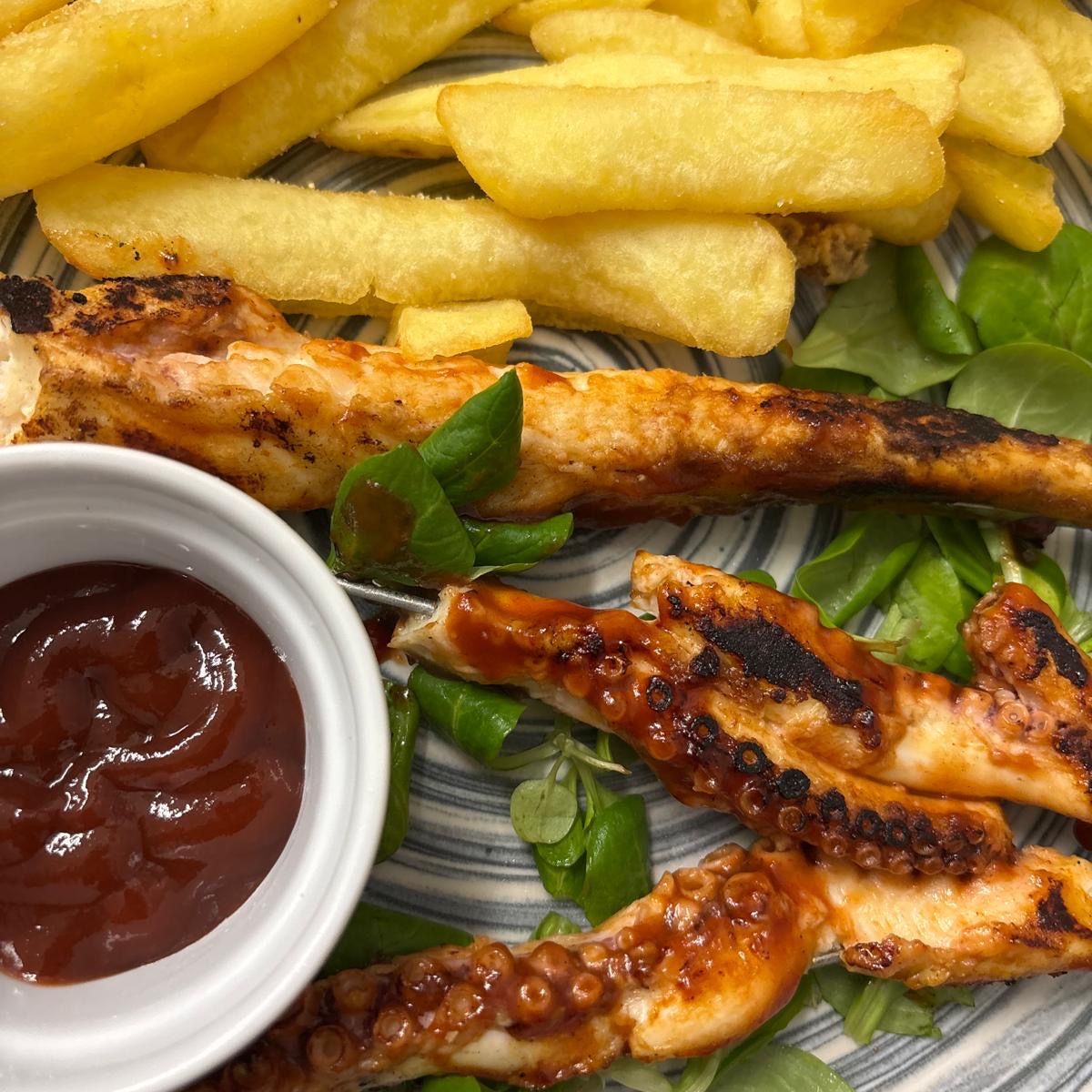 Spiedo di polpo laccato bbq