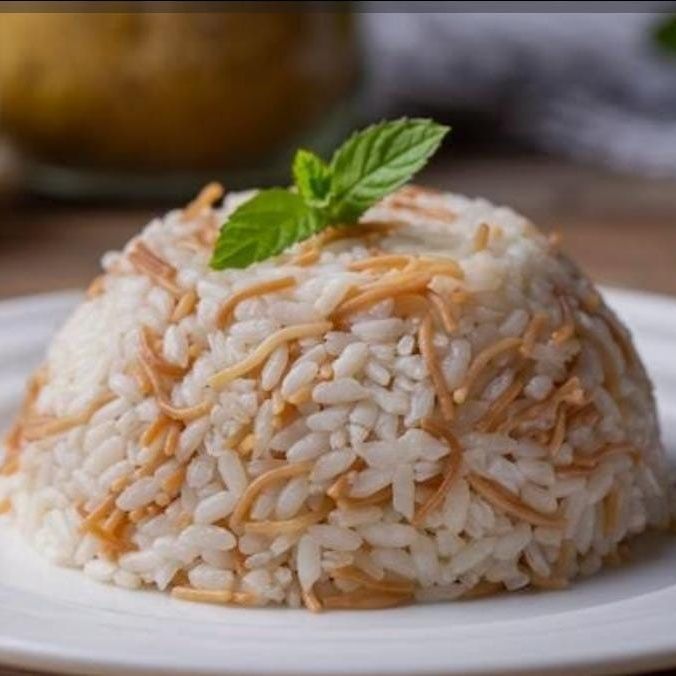 Riso con pasta fritta egiziano - una porzione