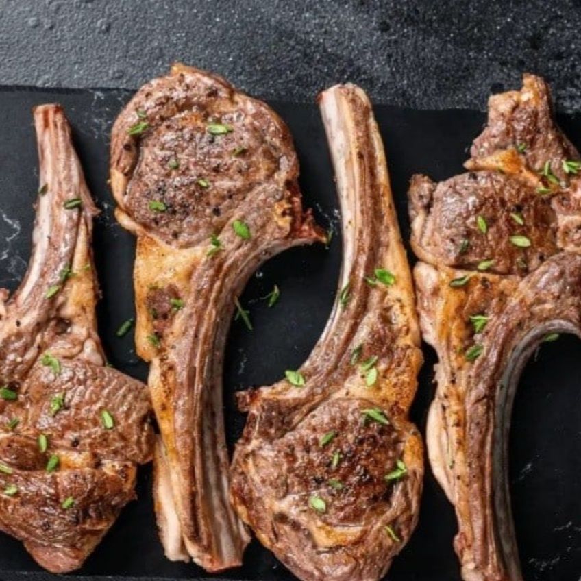 Costine o coscia di agnello alla griglia