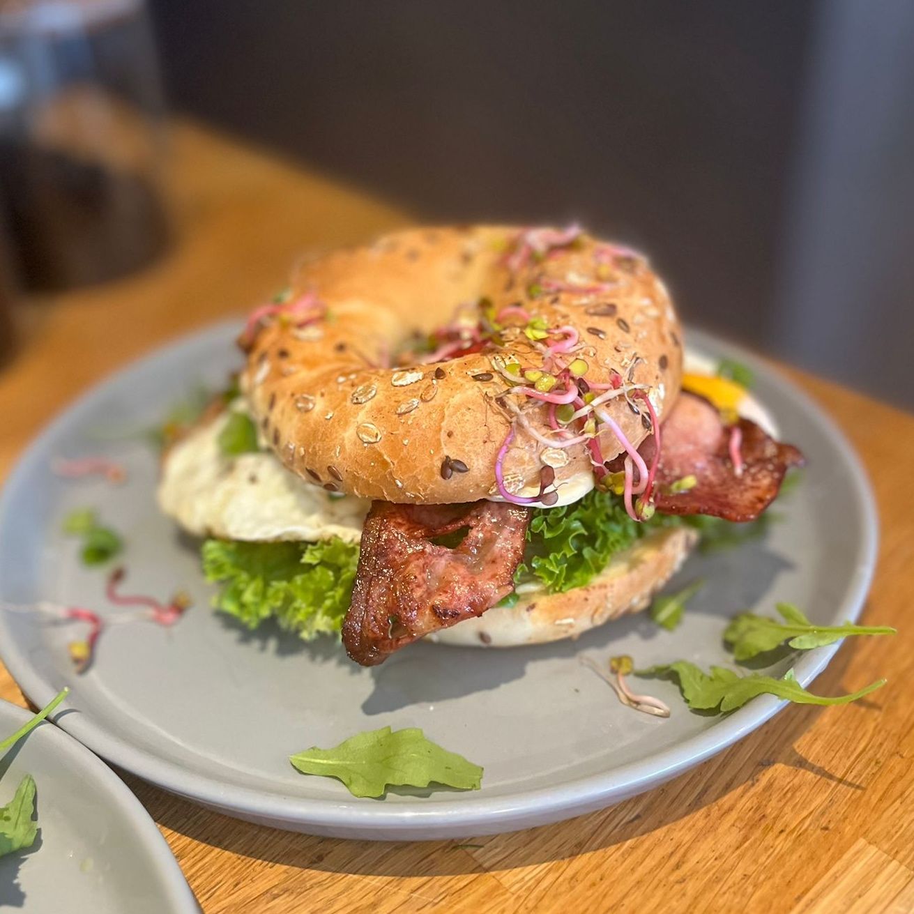 Bajgiel boczek-szczypior 