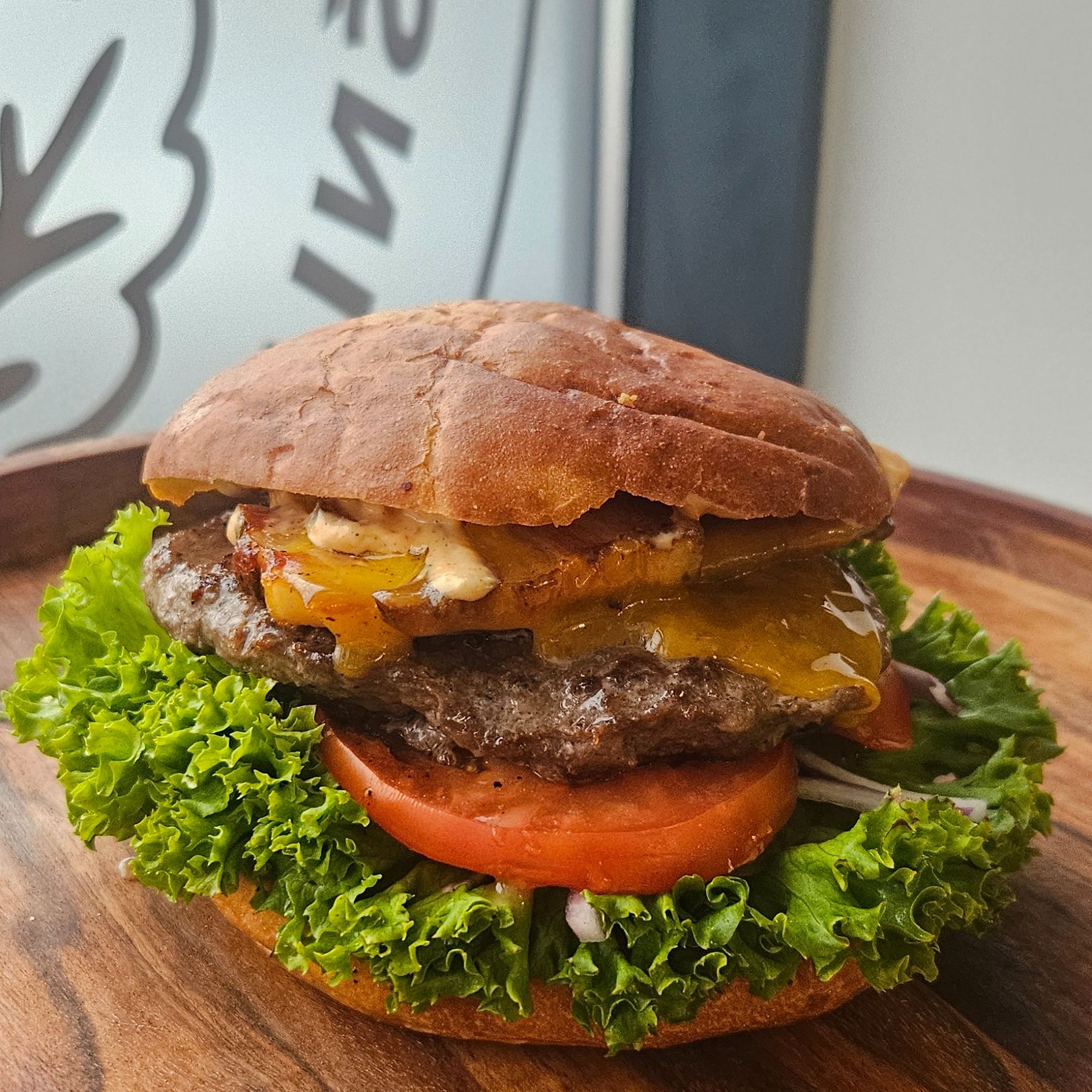 Burger z  Wołowiną