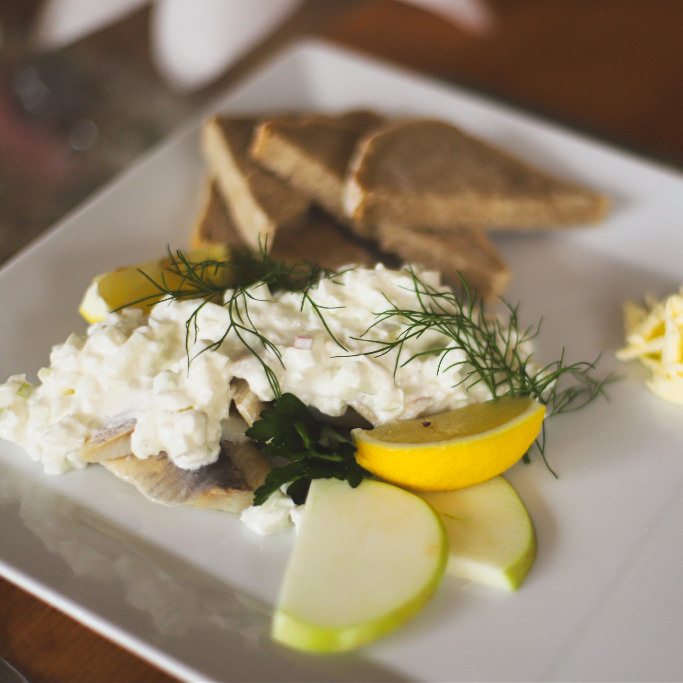 Śledź W Śmietanie Z Cebulką I Jabłkiem