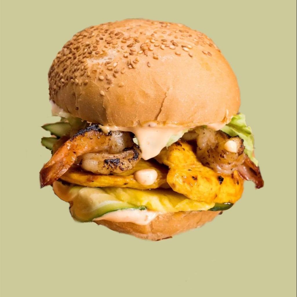 Shrimp+ frytki, surówka z kapusty