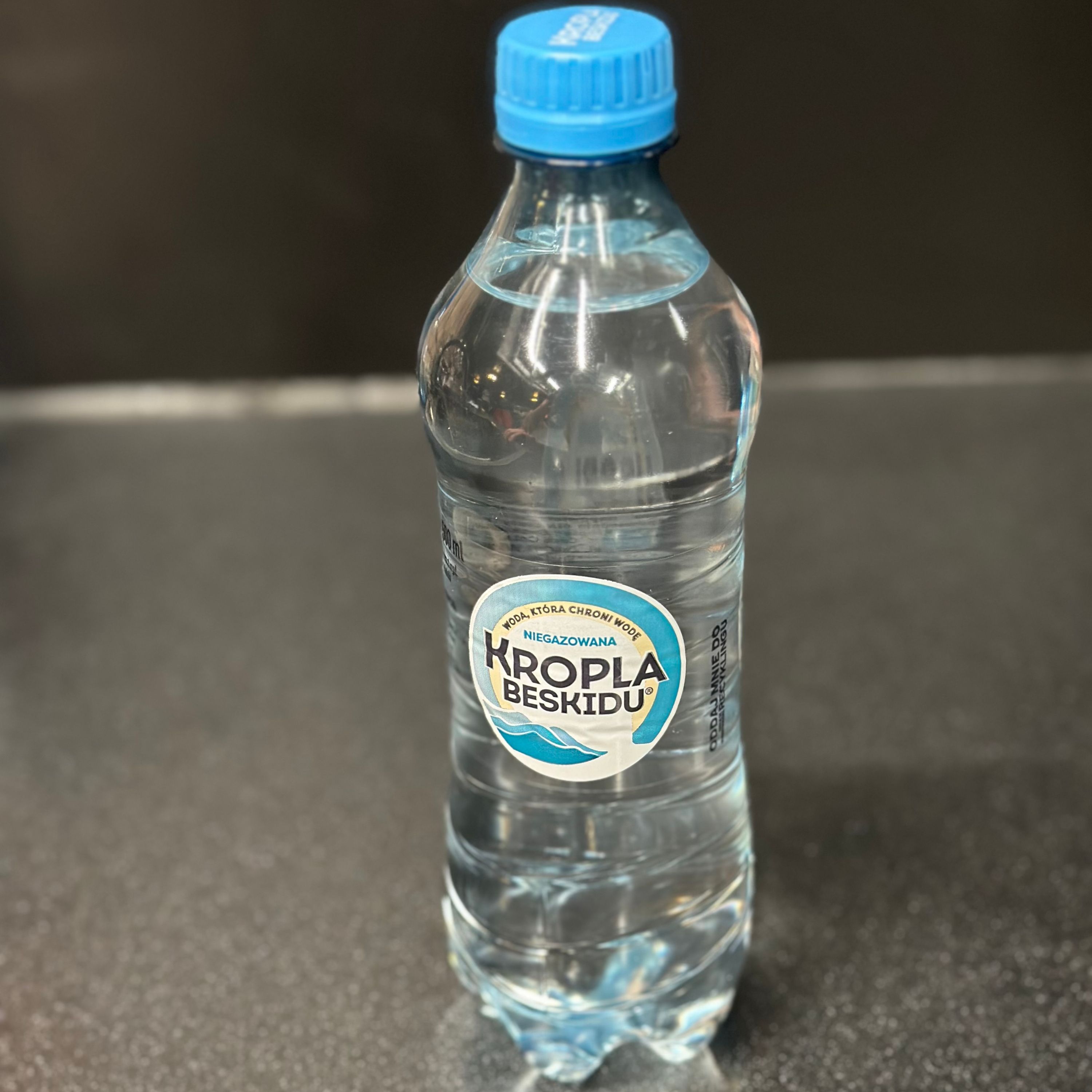 Woda niegazowana 0,5 l