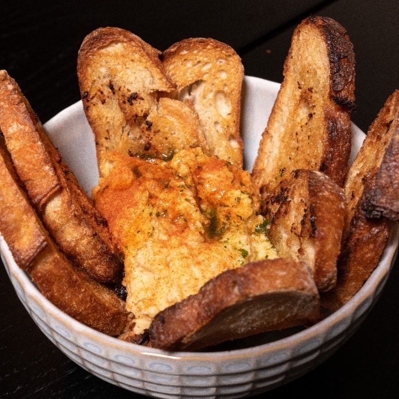 Hummus c/ pão de alho torrado