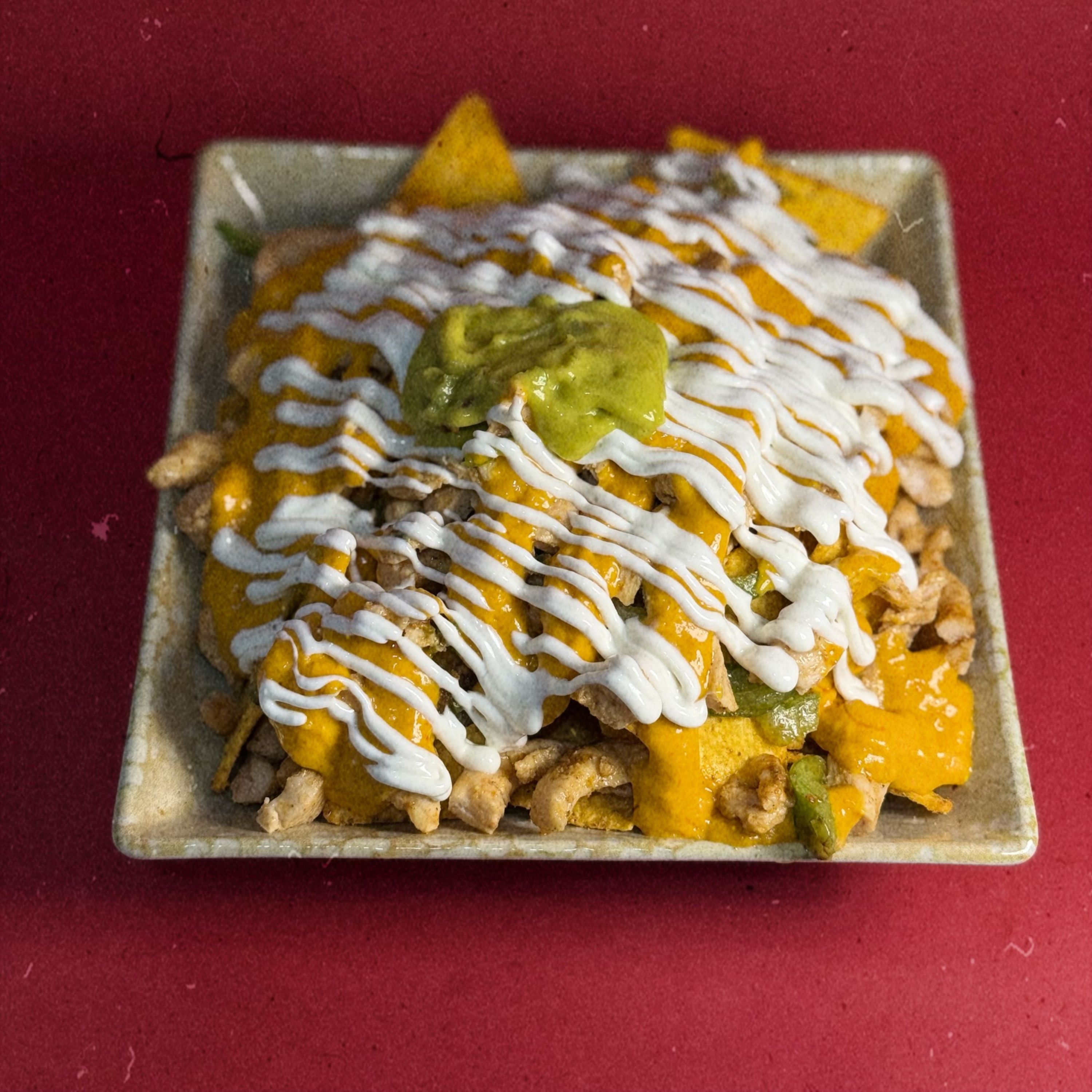 NACHOS COM FRANGO ( MEIA PORÇÃO)
