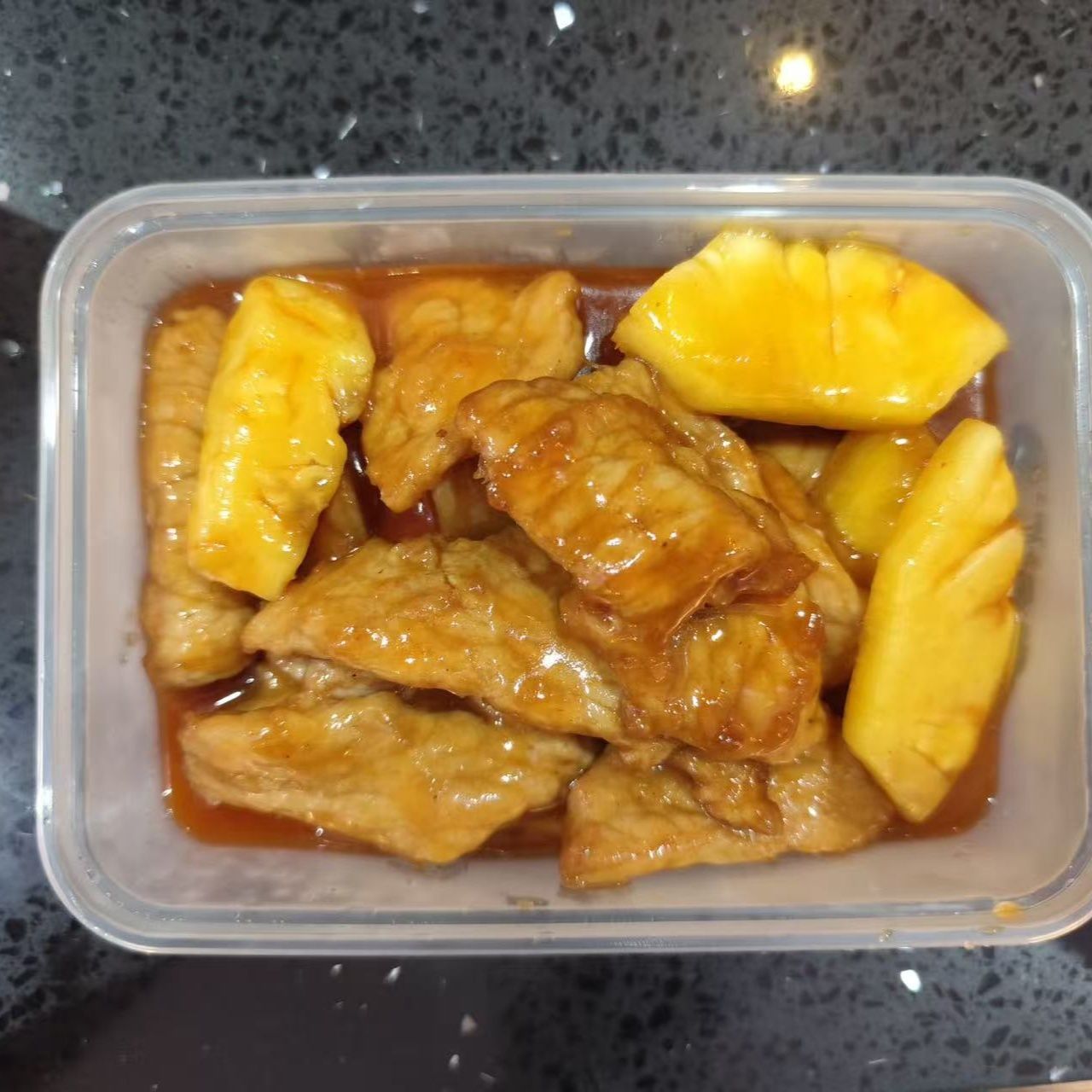B-4 Porco ananas