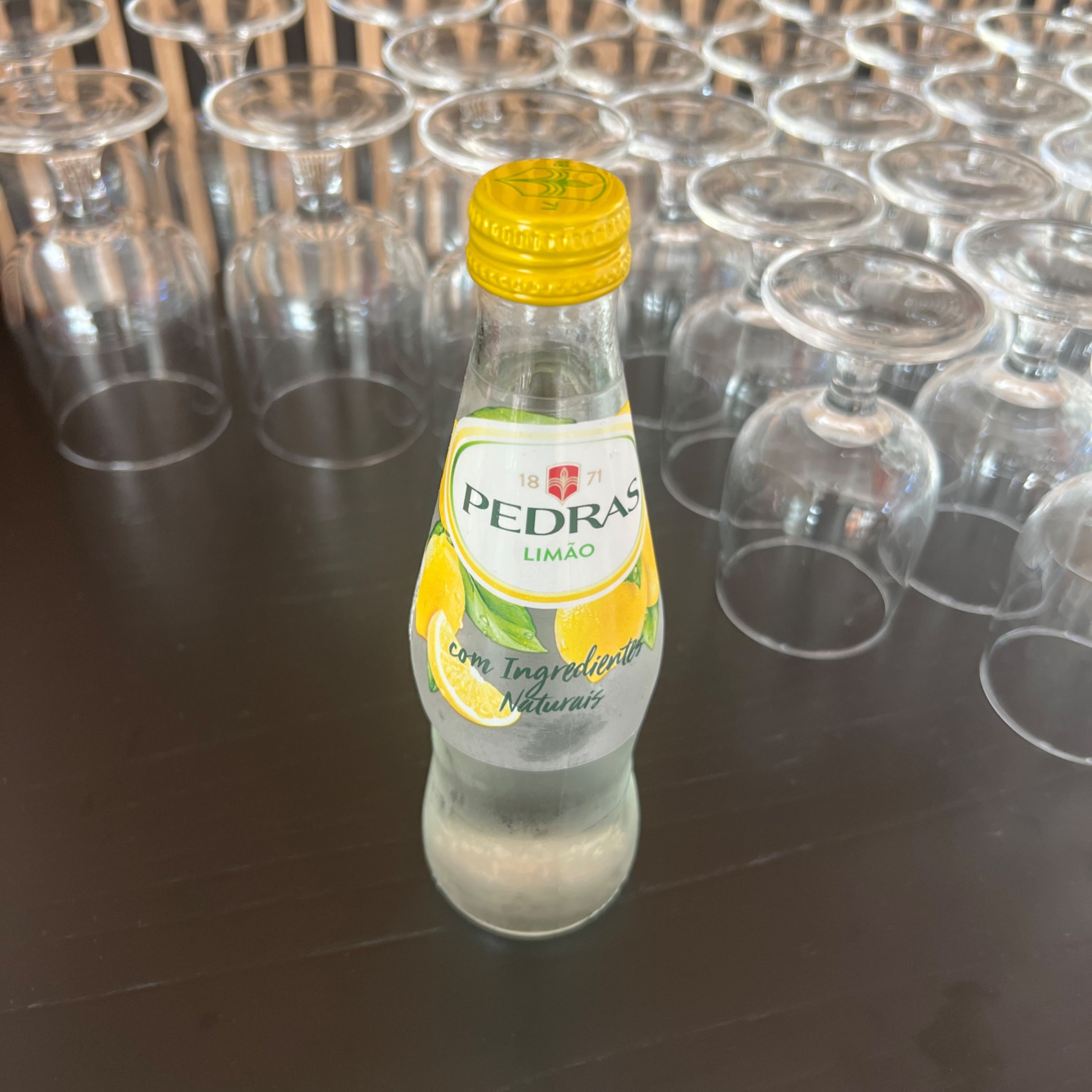 Água das pedras limão