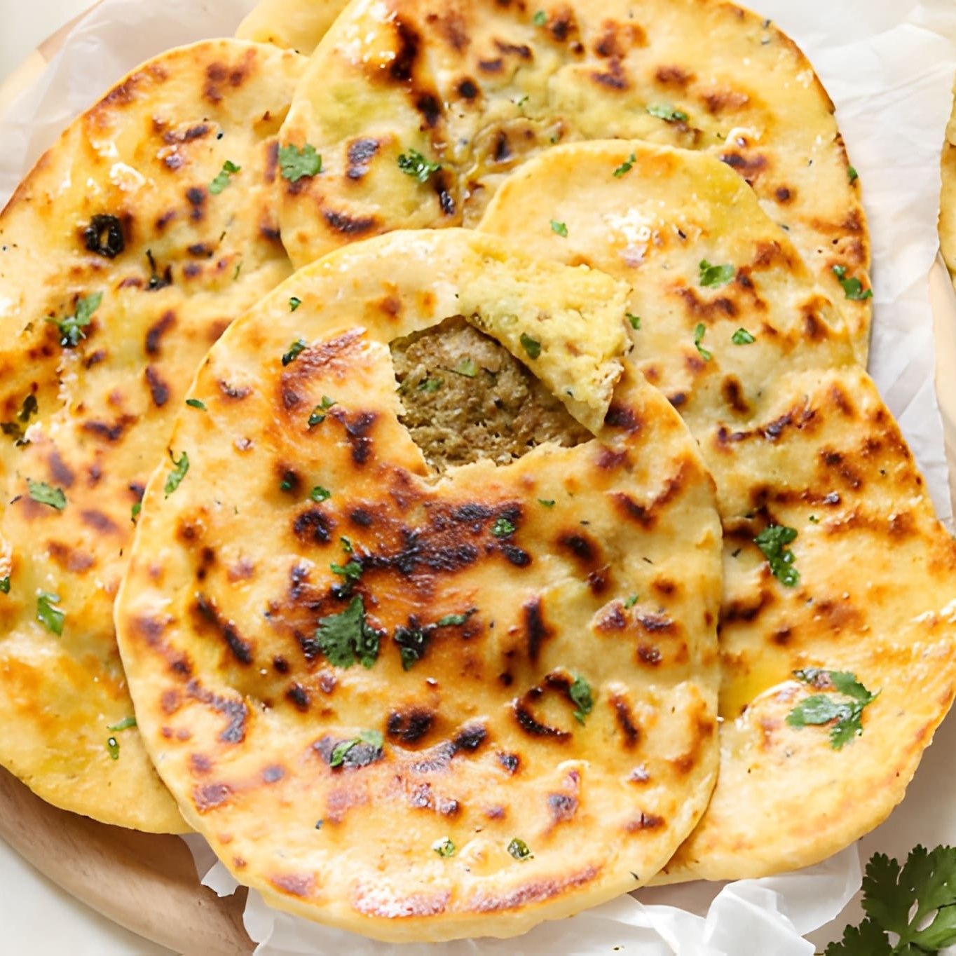 Pão indiano com carne picada keema naan