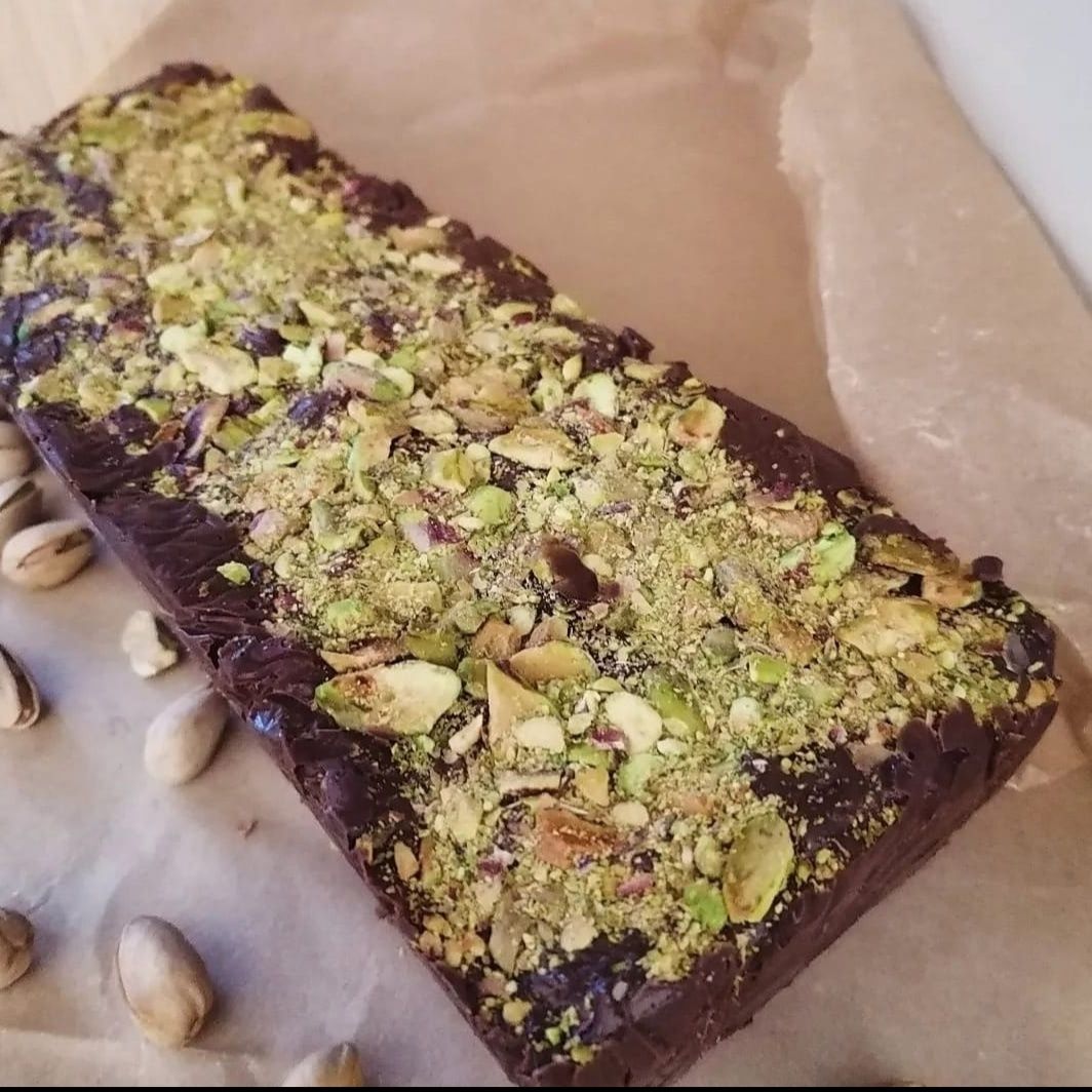 Salame de Chocolate e Pistácio (Fatia) 