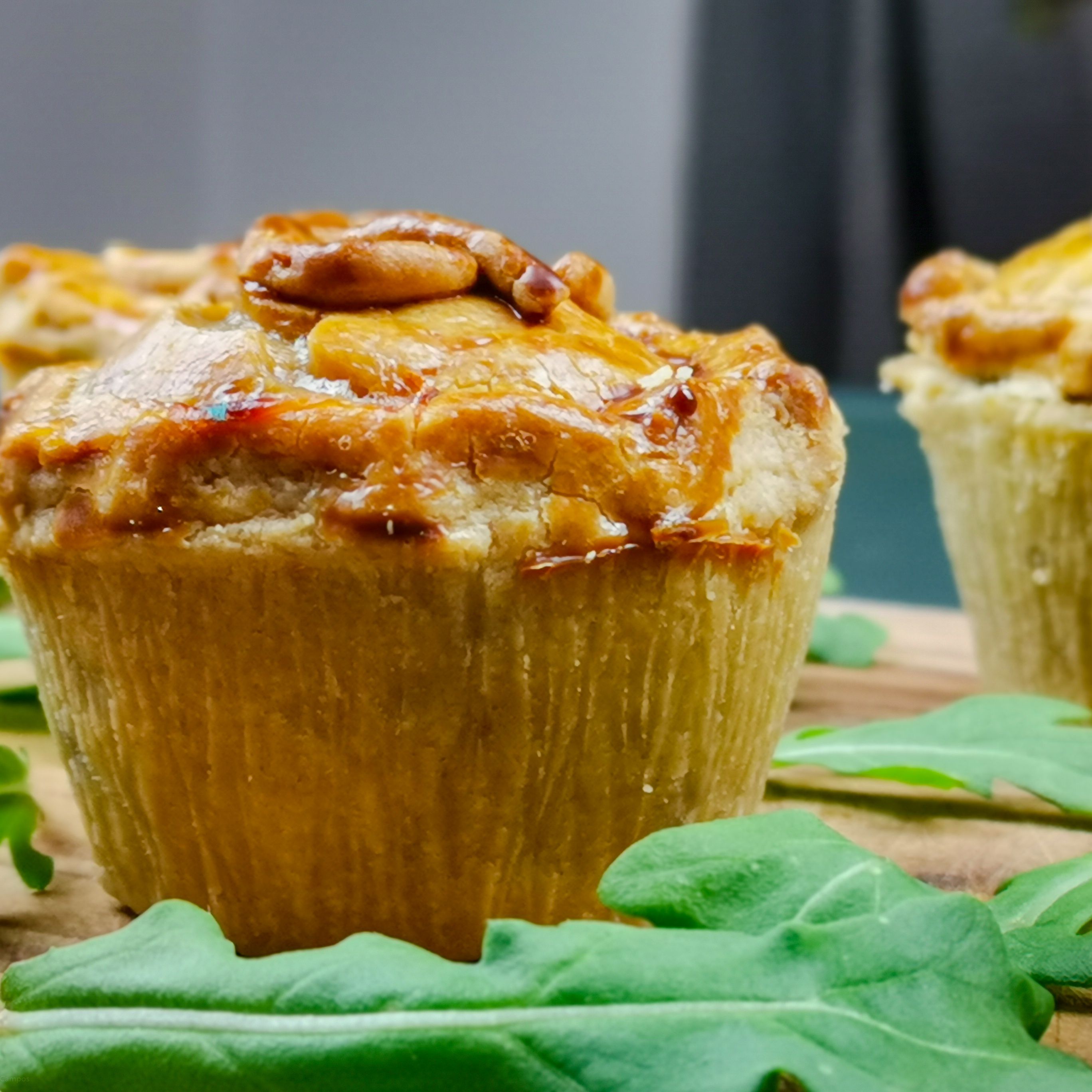 Empada sazonal de bochechas de porco preto