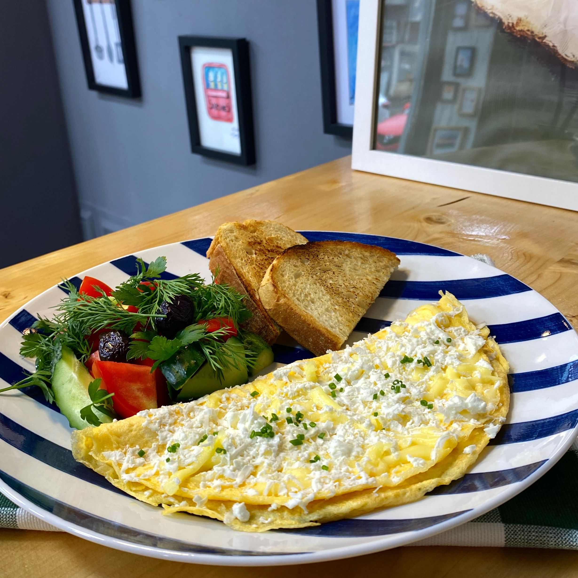 Omletă cu brânzeturi mix