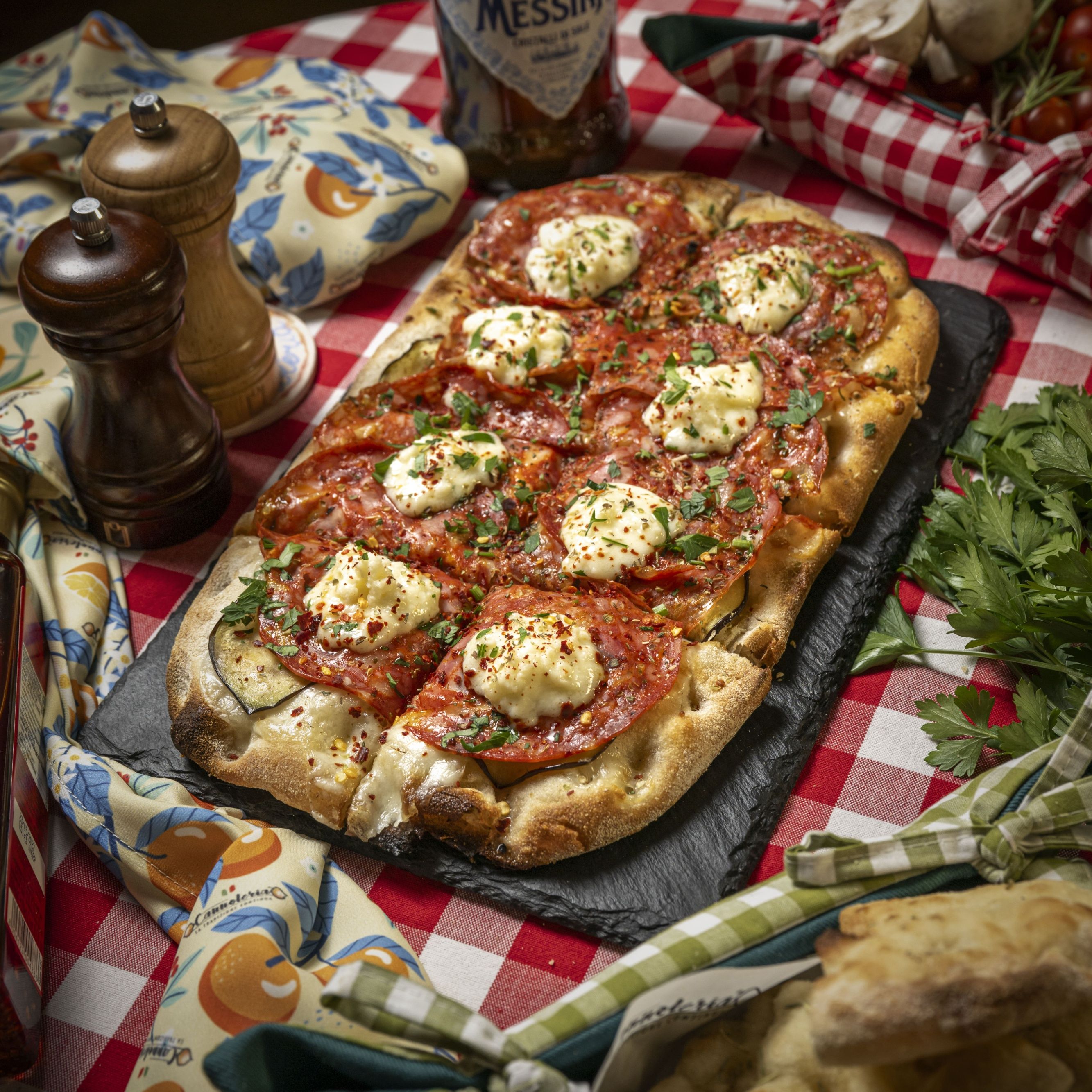 Pinsa Vinete, Salam Picant