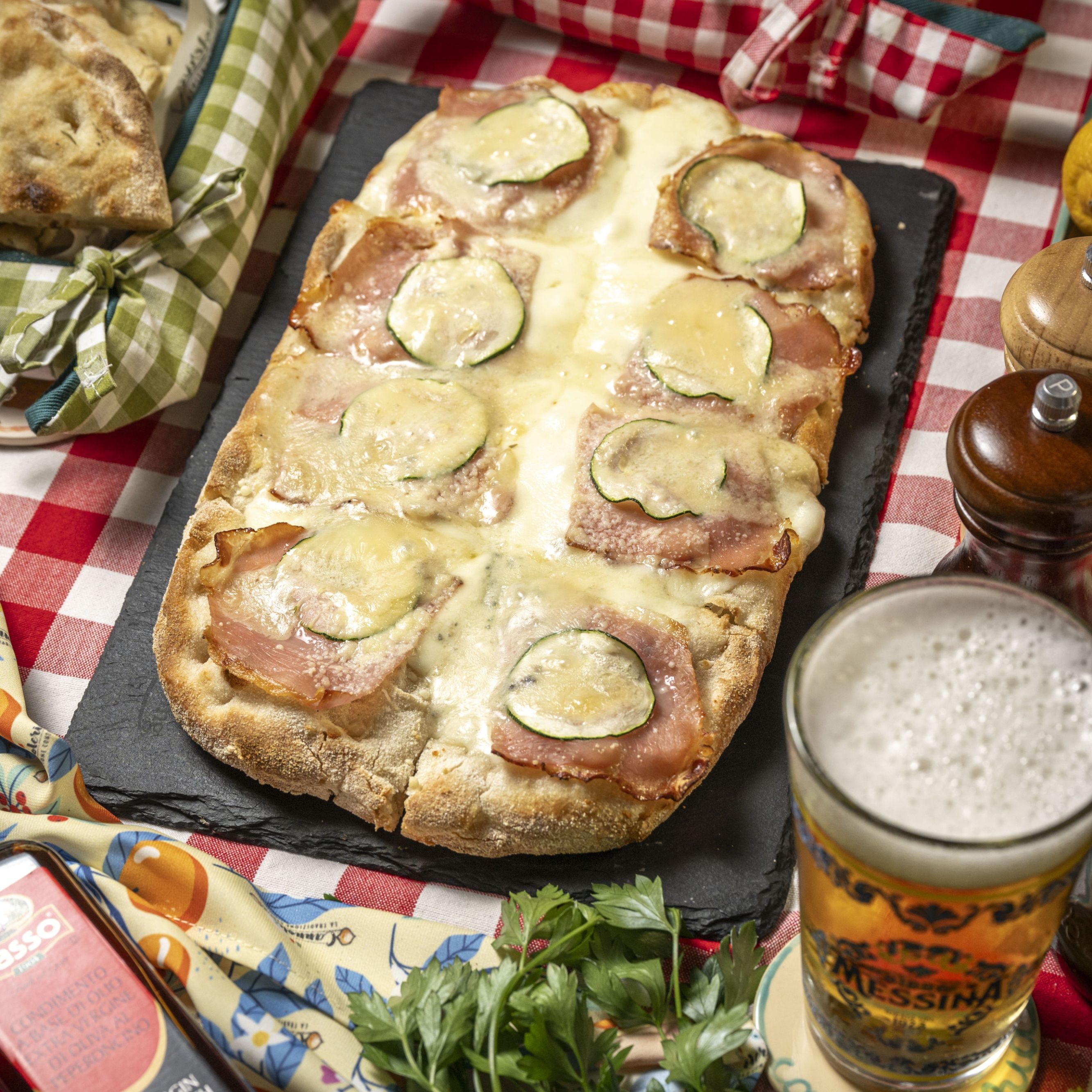 Pinsa Speck si Zucchine