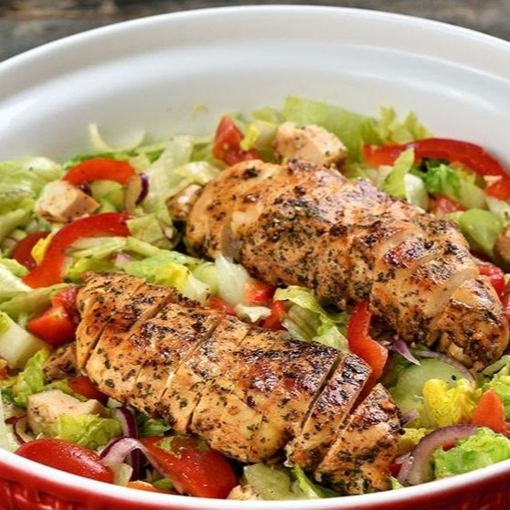 Salată cu piept de pui