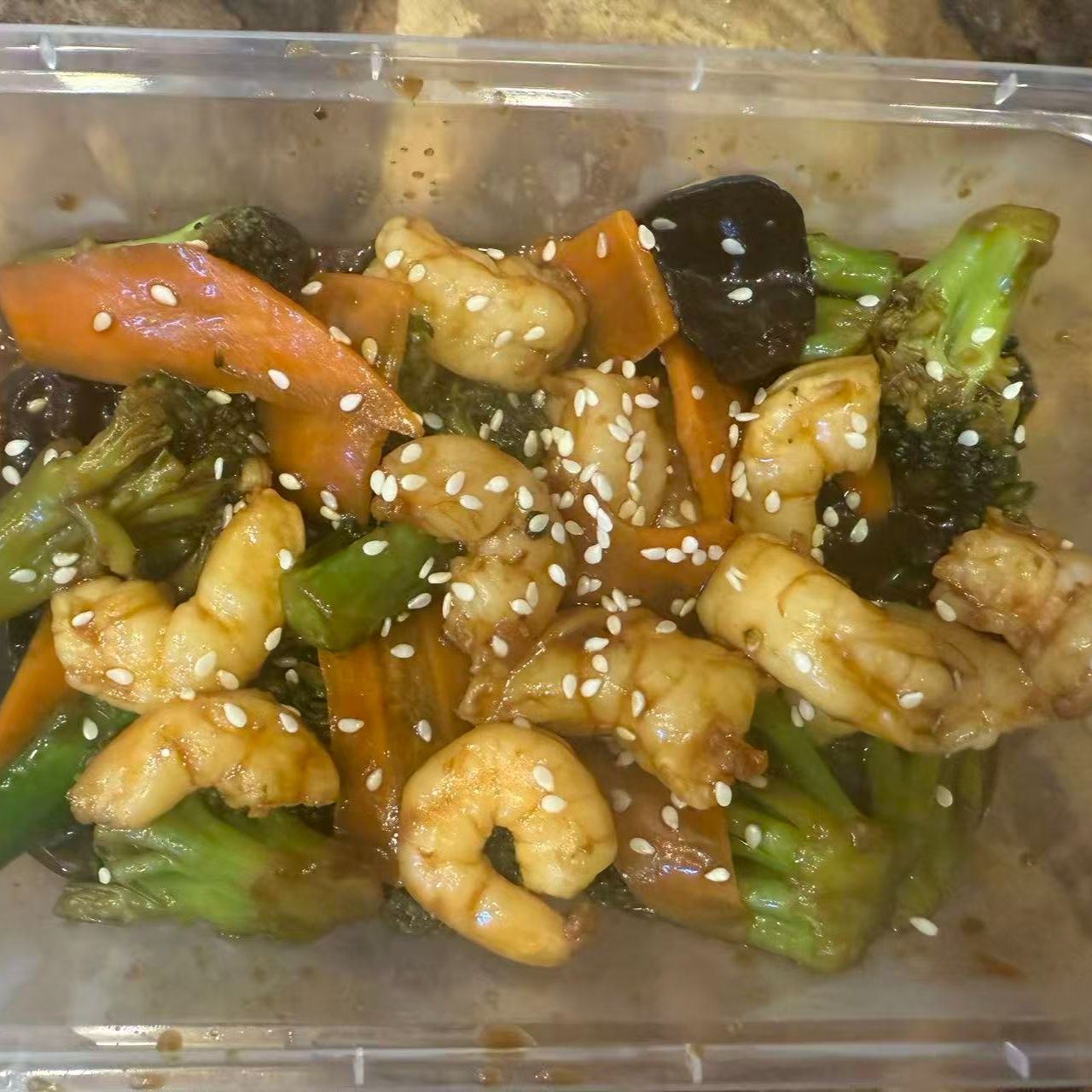 Scampi, broccoli i pirinač