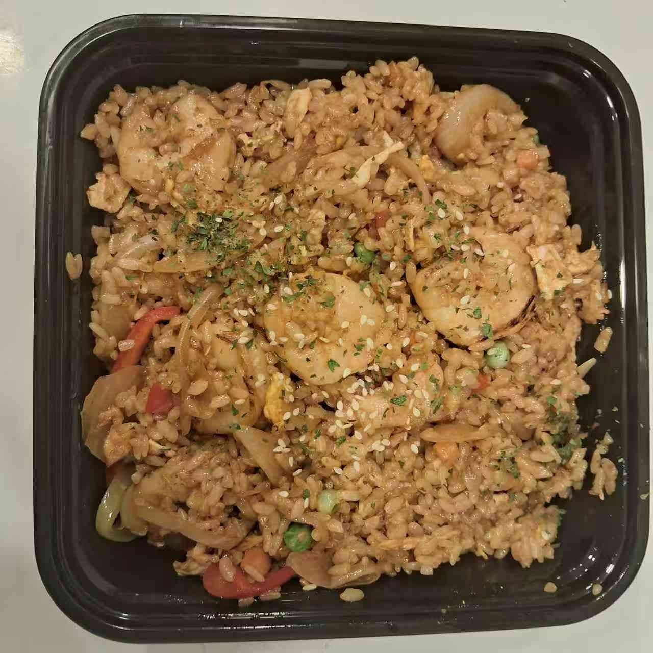 Prženi pirinač sa scampima