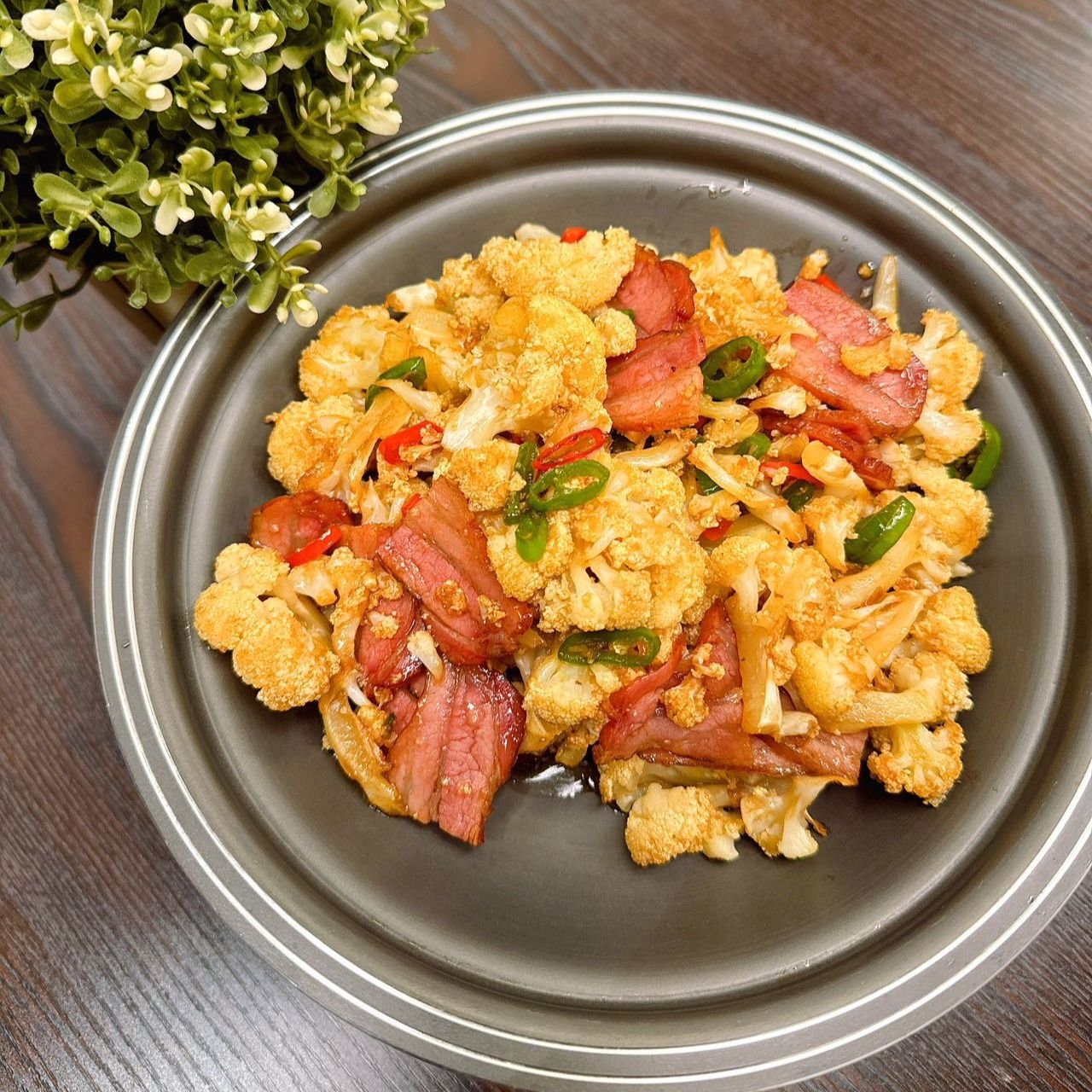 316	干锅腊肉炒花菜	Stir-Fried Cauliflower with Cured Meat