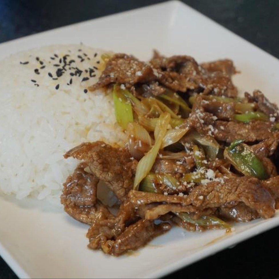 Scallion beef rice bowl