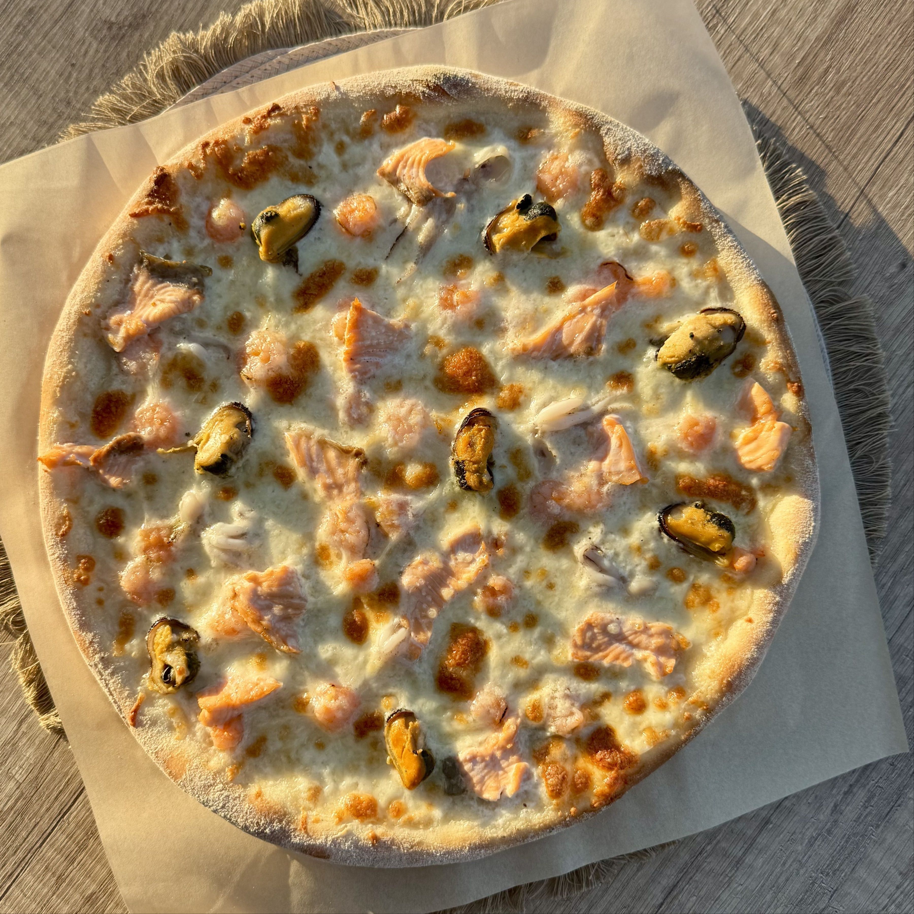 Піца SeaFood (30см/585г)