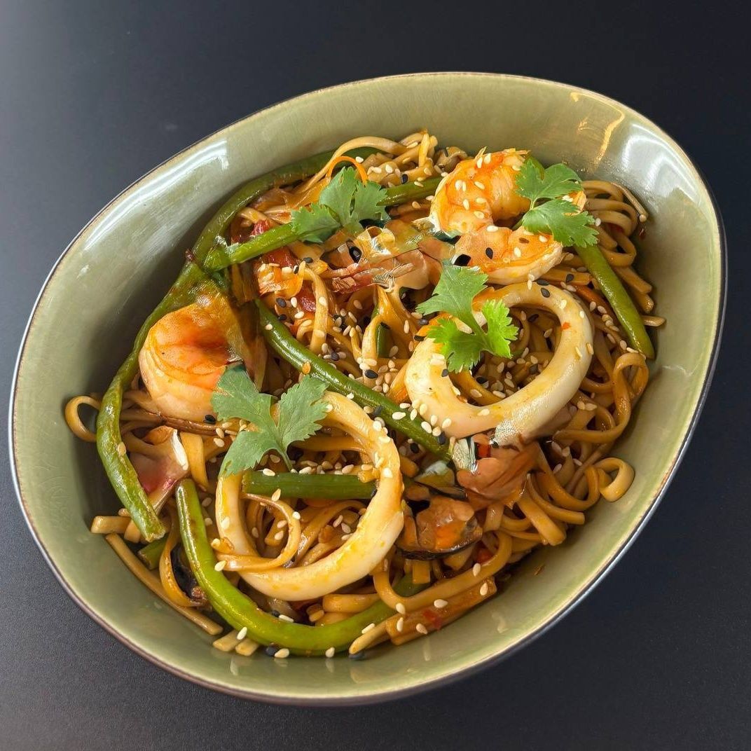 Удон з морепродуктами (320г)