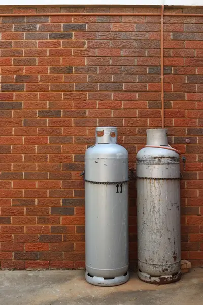 Gas
