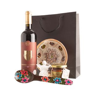 Cos cu produse traditionale romanesti Amintiri de poveste 1 buc