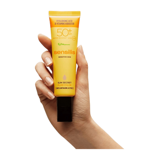 SENSILIS SUN SECRET HA COLOR FLUID SPF50+ 50ML