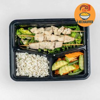 Brochettes de Poulet avec Légumes et Riz