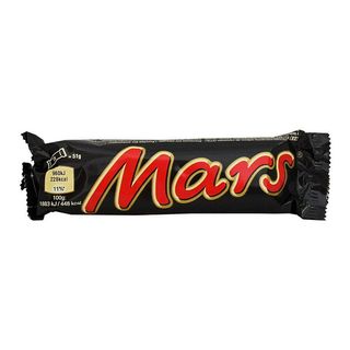 Mars Baton z nugatowym nadzieniem oblany karmelem i czekoladą 51 g