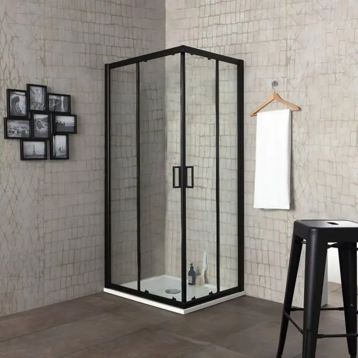Colonnes et barres de douche.