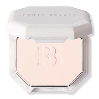 Fenty Beauty Fond De Teint Poudre Mat Numero 100
