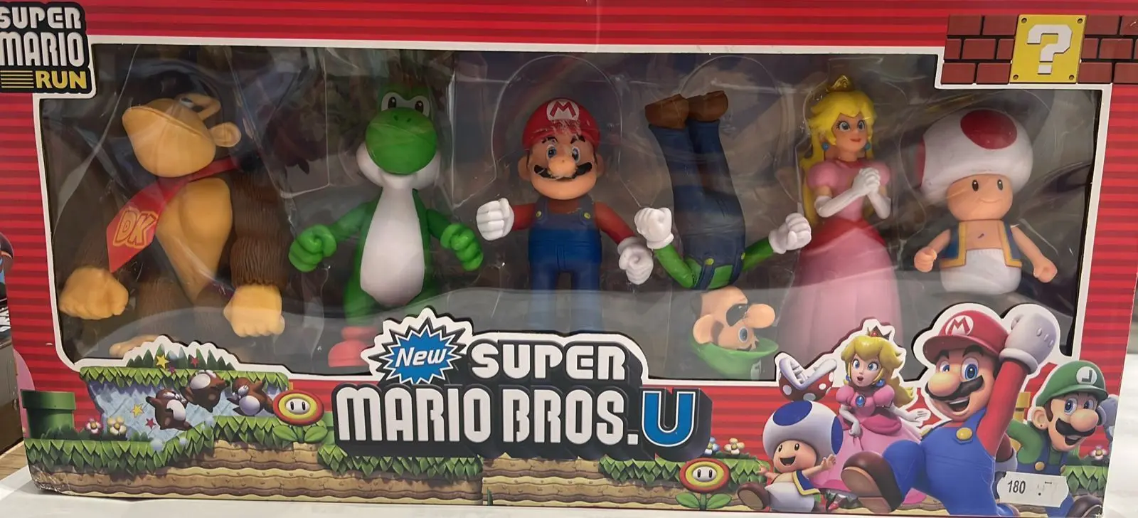 Figurines.