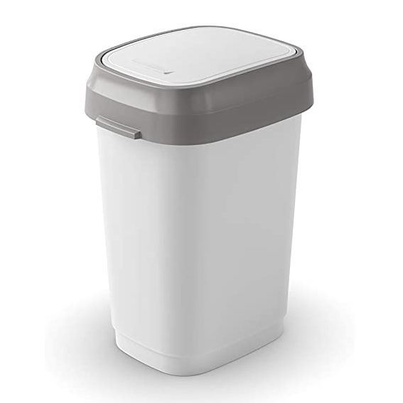 Poubelles salle de bain.